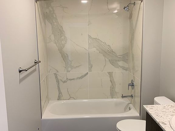 5th image of 1085 103rd Ave NE APT 518