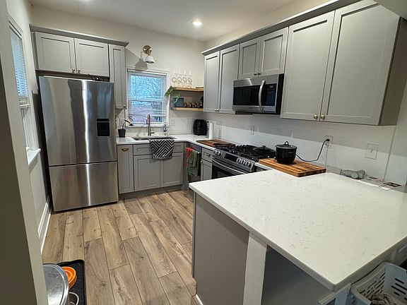 2nd image of 1295-1297 Fry Ave #Top