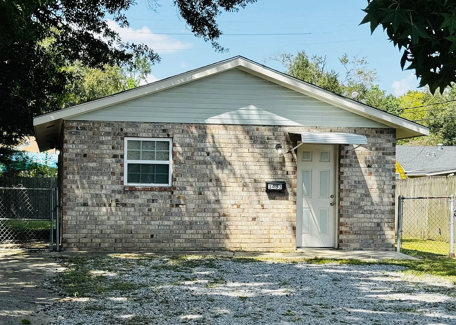 3433 Hollywood Street (3 Bed/1 Bath) — Photo 3