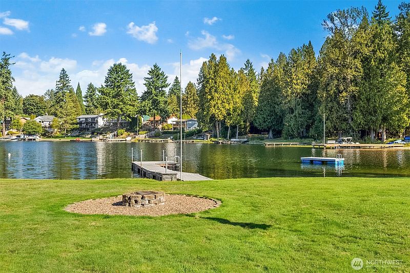 5th image of 31602 W Lake Morton Drive SE