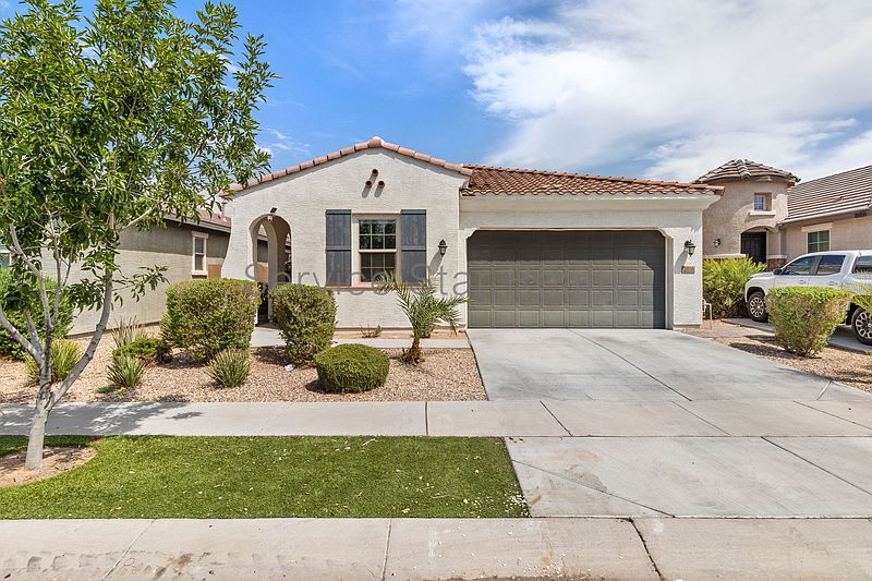 1st image of 2818 E Hidalgo Ave