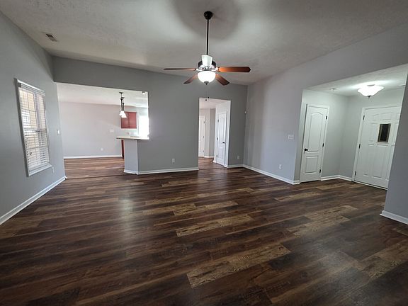 4th image of 366 Carolina Oaks Cir