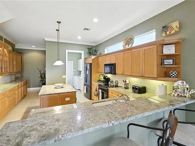 620 Bridgewater Ln SW — Photo 10