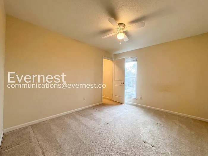 9225 Clermont Dr — Photo 18
