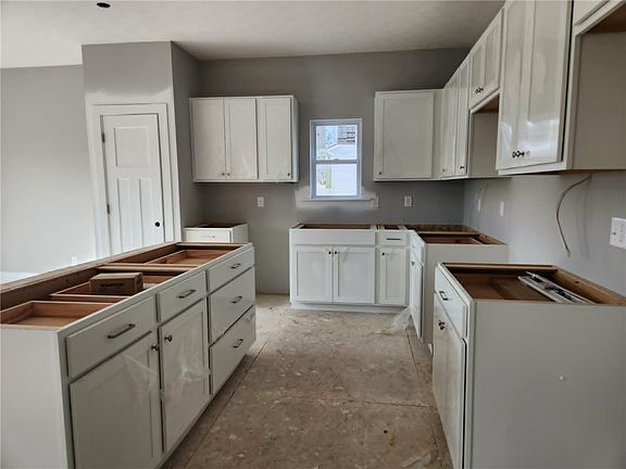 5th image of 1565 N Fairfield Rd