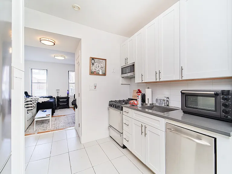 236 E 33rd St #4D — Photo 5