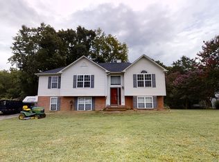1513 Creekstone Dr, Columbia, TN 38401