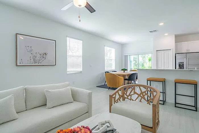 2 bed, 2.5 bath, 1541 sqft, $1,956 — Photo 4