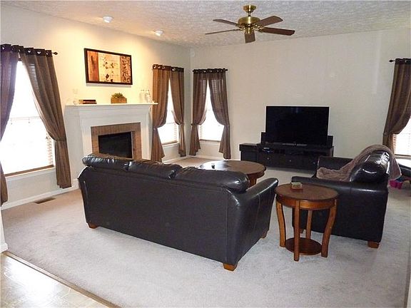 4th image of 216 Kirkwood Dr