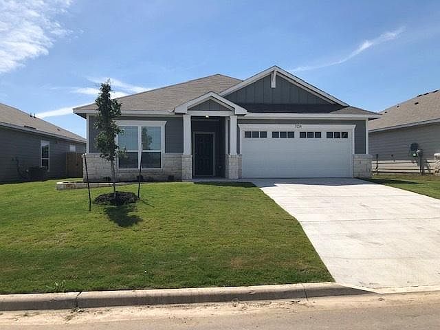 1st image of 704 Skylar Heights Dr