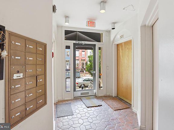 2nd image of 121 13th St NE APT 301