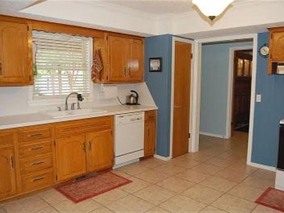 4th image of 2207 Oakvista Cir