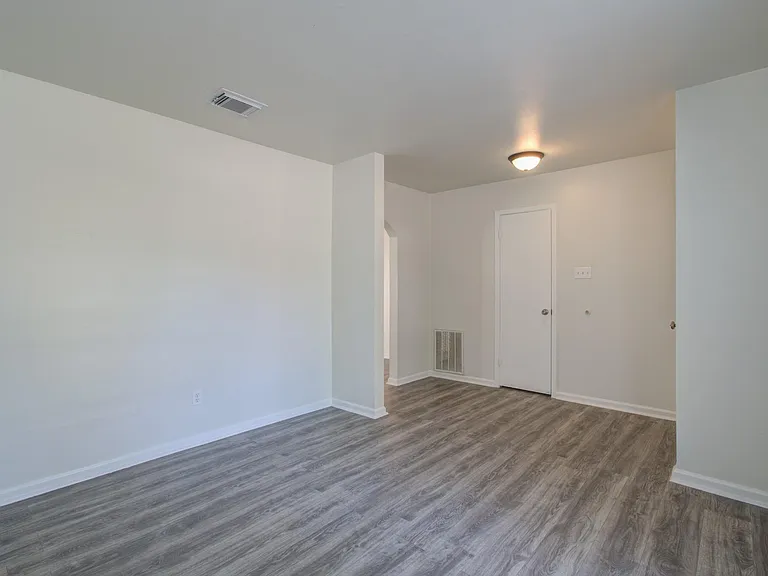 15611 La Casa Ln — Photo 7