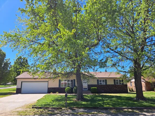 1226 Parkview St, Fredonia, KS 66736