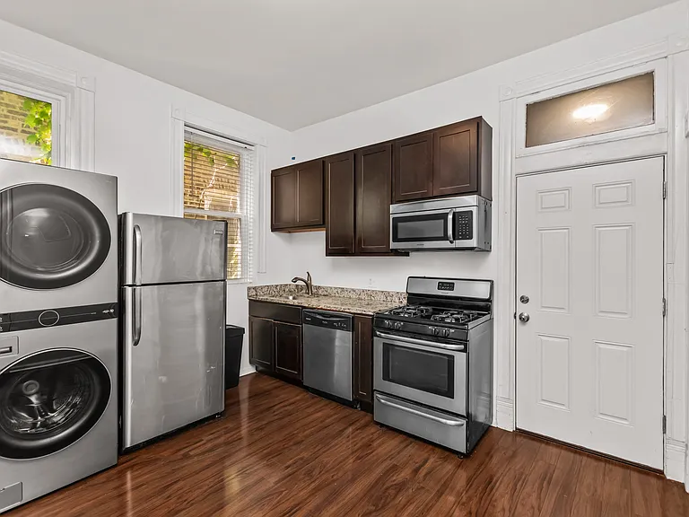 841 N Damen Ave #2R — Photo 5