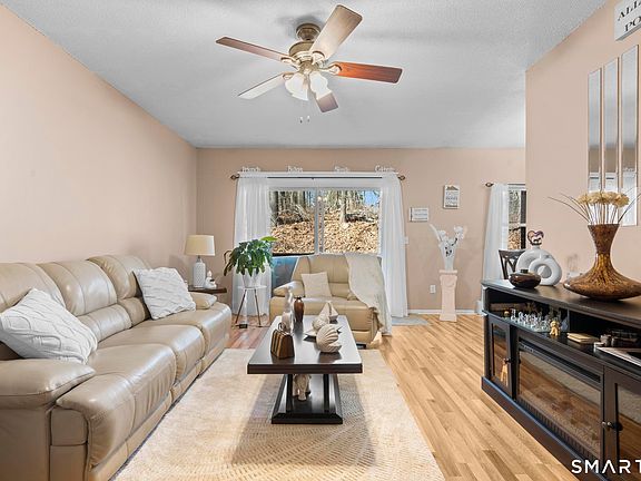 4th image of 85 Balance Rock Road #4
