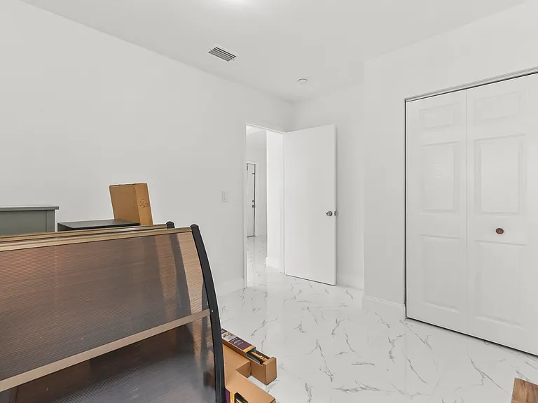 515 Putnam Rd — Photo 17