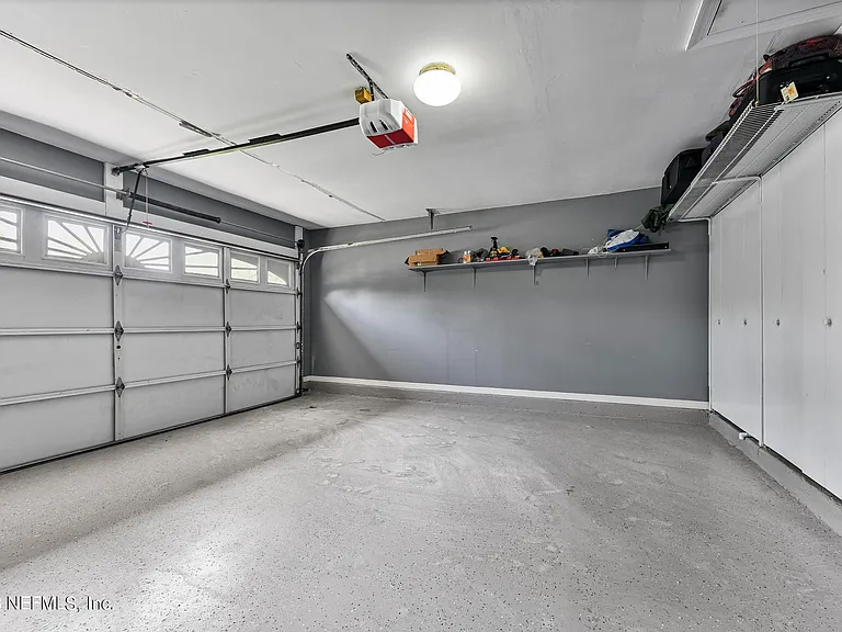 9126 Trevi Cir W — Photo 28
