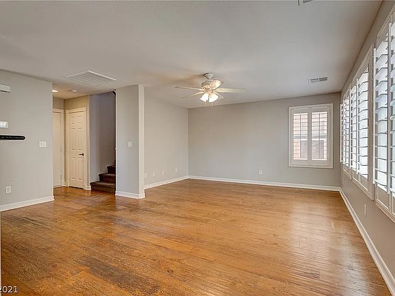 3rd image of 2677 Begonia Valley Ave