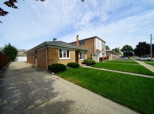 4010 Wesley Ter, Schiller Park, IL 60176