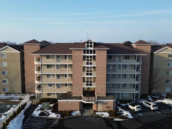 57 Marina Point Dr, Sandusky, OH 44870