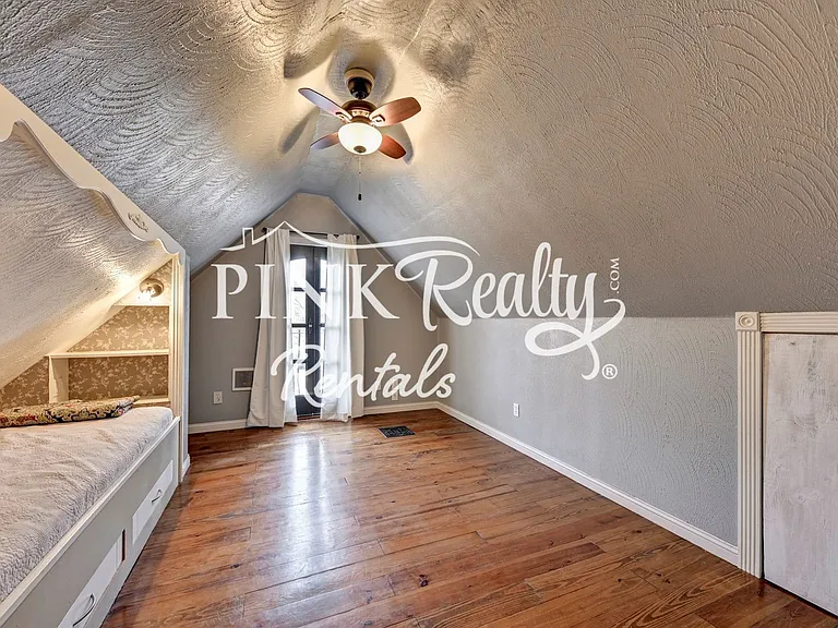 1610 W Kiowa St — Photo 41