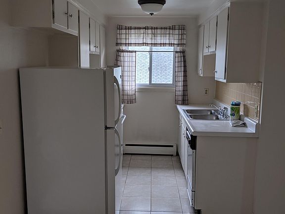 2nd image of 54 Sawyer Ave