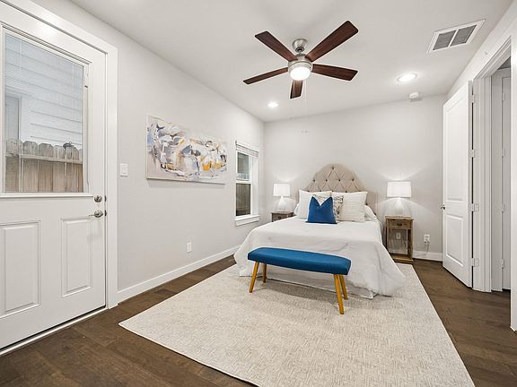 5th image of 418 W 28th St #C