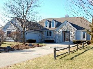 5685 S Andrae Dr, New Berlin, WI 53151