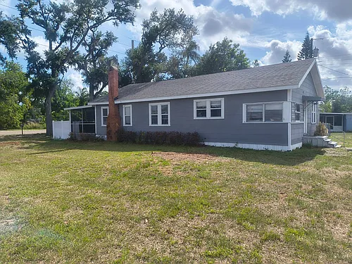 904 44th Ave E Photo 1