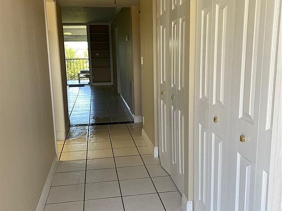 4th image of 4550 NW 18th Avenue #204
