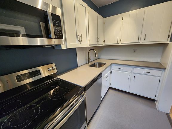 kitchen with quartz countertops