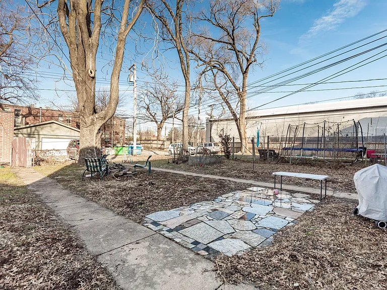 3911 Shaw Blvd — Photo 1