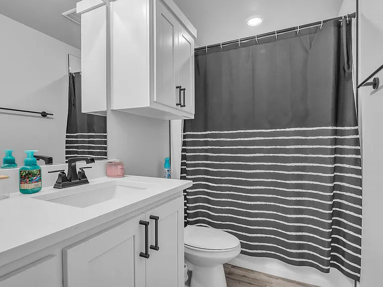 2726 Shirley Dr — Photo 29