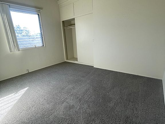 3rd image of 2733 Cabrillo Ave APT E