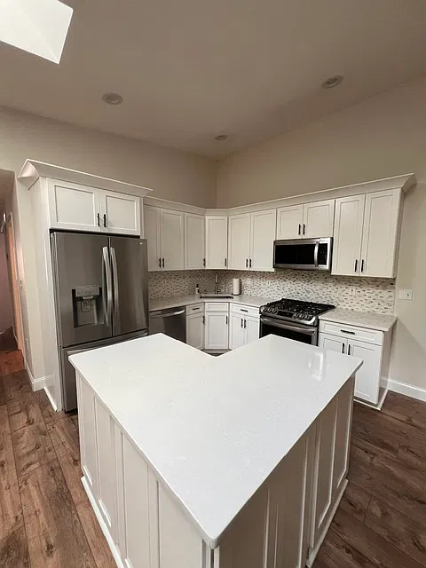 2 bed, 1100 sqft, $3,500 — Photo 3