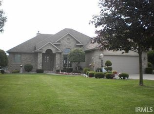 818 Spring Meadow Farm Dr, Middlebury, IN 46540