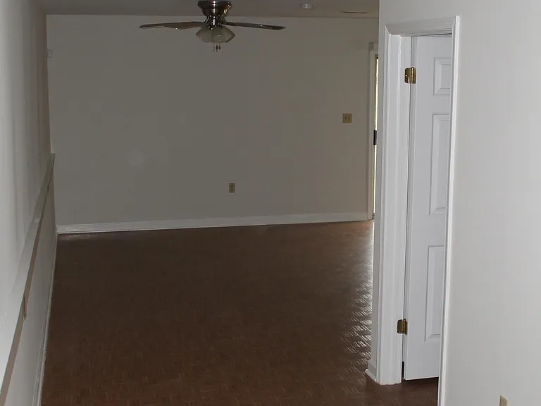 520 Upland St — Photo 9