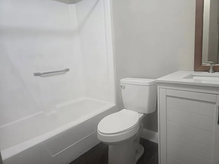506 Lake Dr — Photo 6