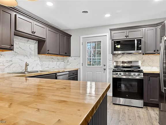 3rd image of 3785 Lorain Ave