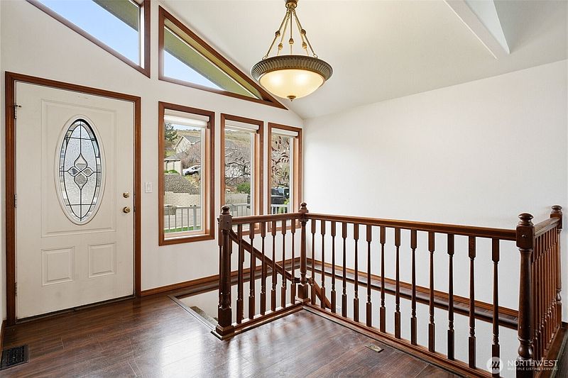 5th image of 2623 S Kellog Street