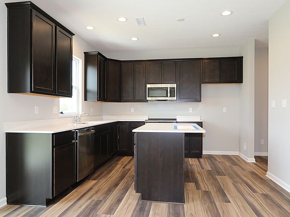 2nd image of 6783 Highland Way