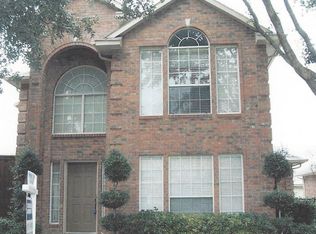 16 Country Club Pl, Waxahachie, TX 75165