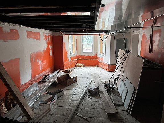 3rd image of 1920 N Rockwell St