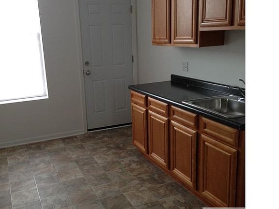 5th image of 721 S Saint Louis Ave