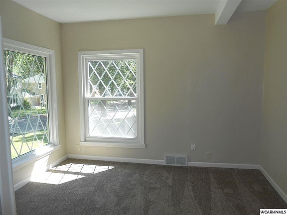5th image of 405 Woodland Ave