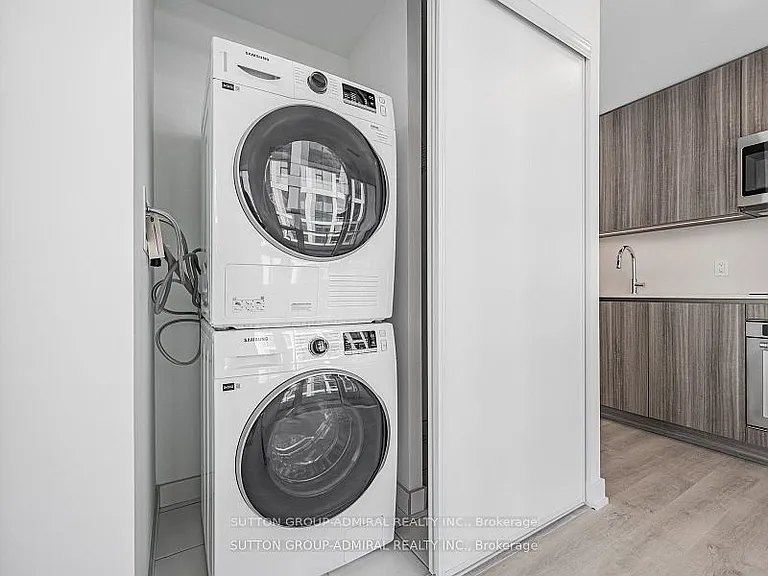 15 Richardson St #1017 — Photo 11