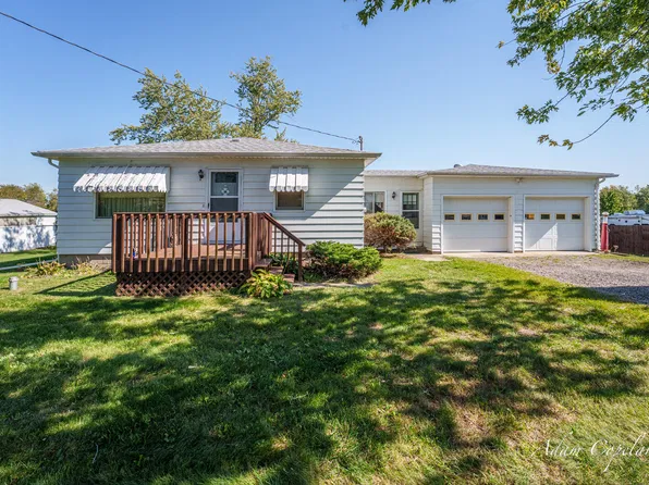 16052 40th Ave, Coopersville, MI 49404