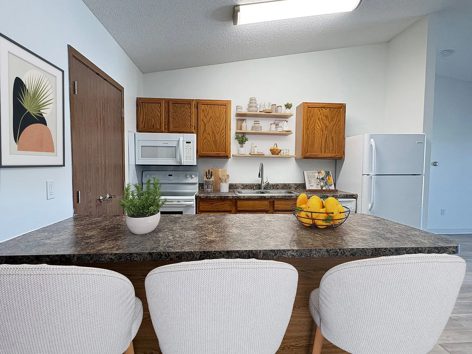 Sun Prairie & Vista Court — Photo 4