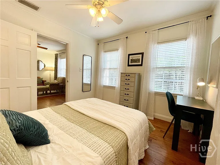 215 W Taylor St — Photo 23